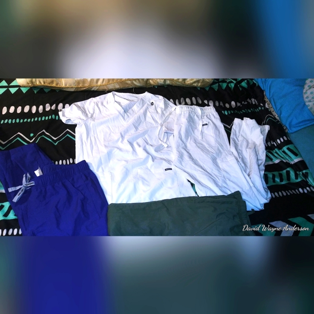 Very Clean White Scrub Set Sz Small W/ Purple Carhart&Green Scrub Pants Size Med